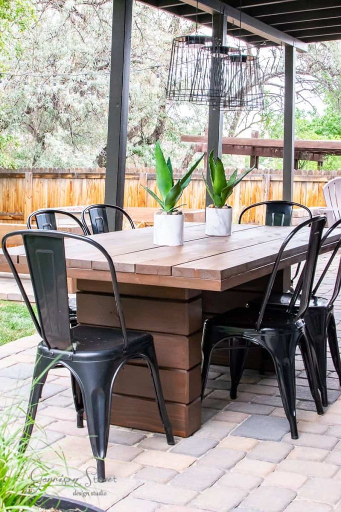 How to Make a Frame for a Dining Table