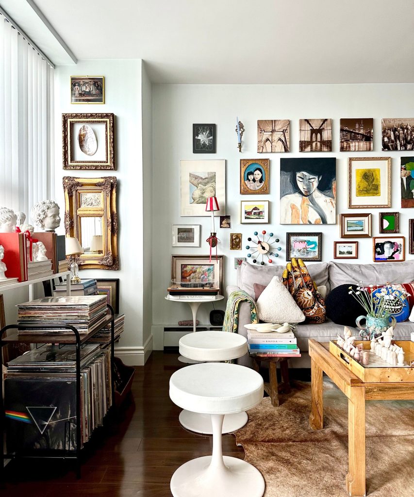 How to Match Frames in the Living Room Dining Room